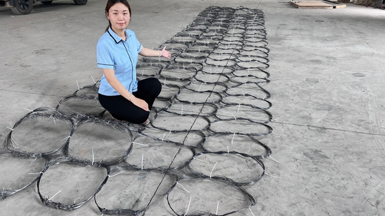 ลดการเคลื่อนตัวของรถถังด้วยแผงกั้นตาข่ายโลหะเพื่อป้องกันรถหุ้มเกราะ