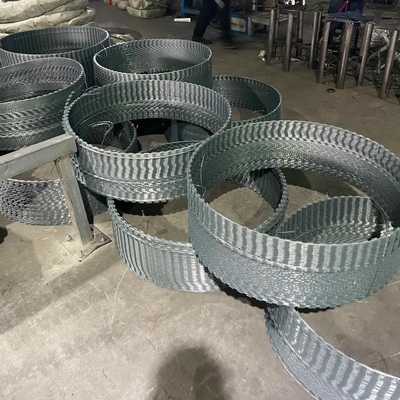 CBT Razor Barbed Wire For Fortification Anti-Rust Razor Blade Barbed Wire Double Strand In Rolls สายด้ายมีดโกนสําหรับการปรับปรุงความแข็งแรง