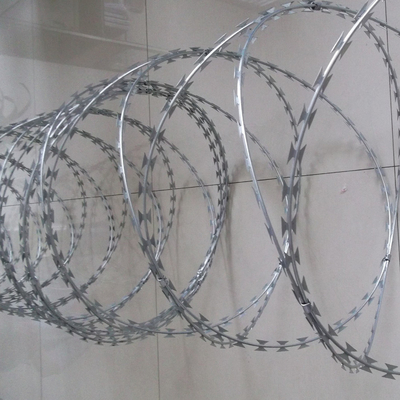 CBT Razor Barbed Wire For Fortification Anti-Rust Razor Blade Barbed Wire Double Strand In Rolls สายด้ายมีดโกนสําหรับการปรับปรุงความแข็งแรง