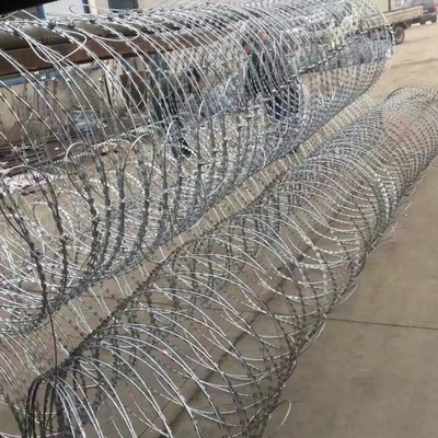Wholesale BTO-10 Razor Barbed Wire High Tensile Rolls สําหรับการปิดที่ปลอดภัย แผ่นรั้วสายไหม
