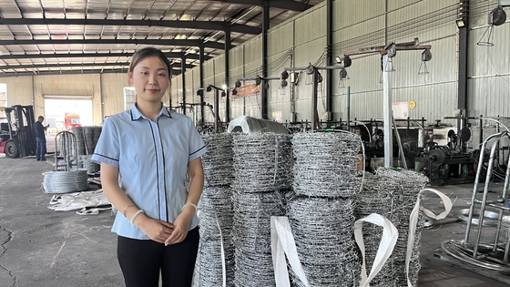 โรงงาน Hot Dip กระปุก สายด้ายเข้มสําหรับ Mesh เฟอร์ซิ่งความปลอดภัย 12.5 Gauge 18 Gauge PVC ผิวเหล็ก สายด้ายเข้ม