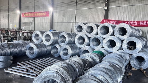 โรงงาน Hot Dip กระปุก สายด้ายเข้มสําหรับ Mesh เฟอร์ซิ่งความปลอดภัย 12.5 Gauge 18 Gauge PVC ผิวเหล็ก สายด้ายเข้ม