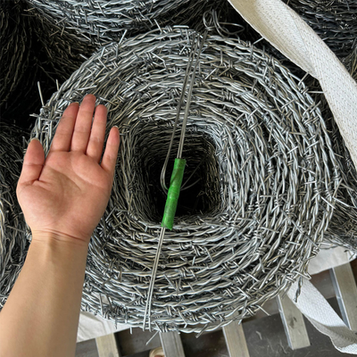 สายสายด้ายมีสัญลักษณ์ประเพณี 400M 500M 50Kg Per Roll Steel กว้าง 5 มม สําหรับรั้วและการป้องกัน