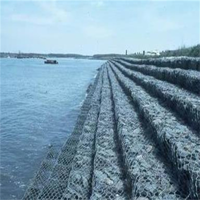 สาย Galfan 2.7mm โลหะ Gabions กระเป๋าสตางค์กรง การก่อสร้าง สีดํา