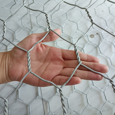 4 มิลลิเมตร หกเหลี่ยม 2 มิตร ความยาว Galfan Gabion กระเป๋าขัง Seawall ป้องกันหมอน