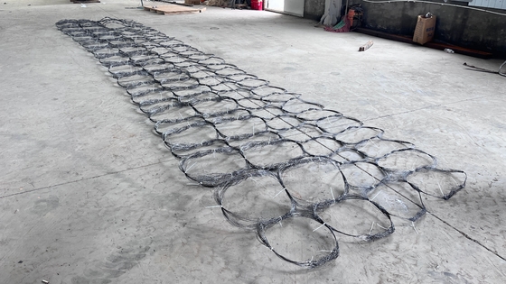 ซิงก์สูง กระปุกถัง Track รวม Net Putanka ป้องกันชายแดนถังอุปสรรค Net Anti Tank Barrier Wire Mesh