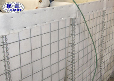 Galfan เคลือบเกเบียนตะกร้ากระเช้า Geotextile เรียงรายผนังก่อสร้าง